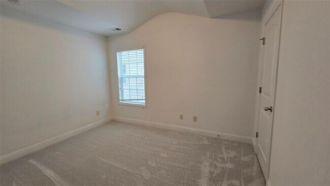 Building Photo - 2275 Copper Trail Ln NE