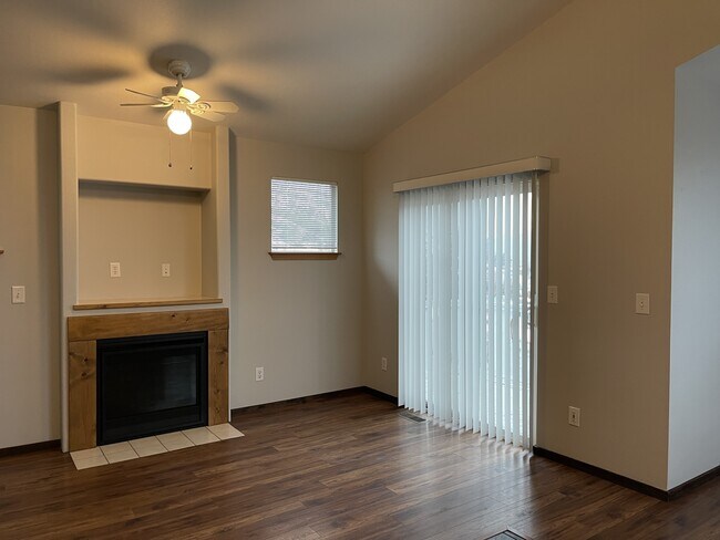 Building Photo - 332 E Prospect St