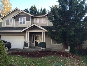 Building Photo - Three Bedroom, 2 Bath Crystal Heights Home...