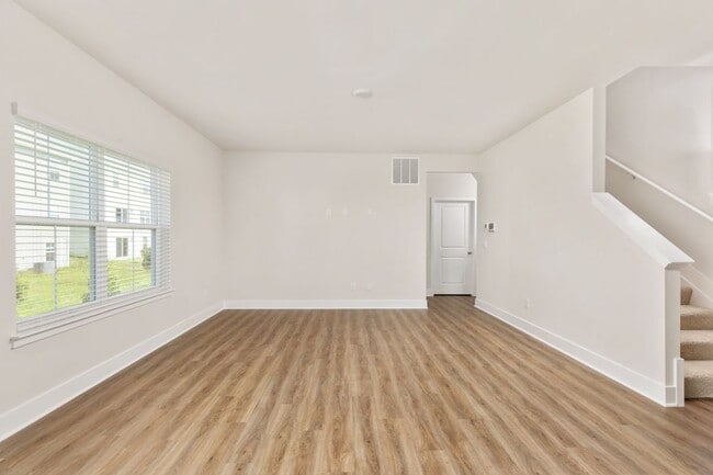 Building Photo - 118 Munsee Cir