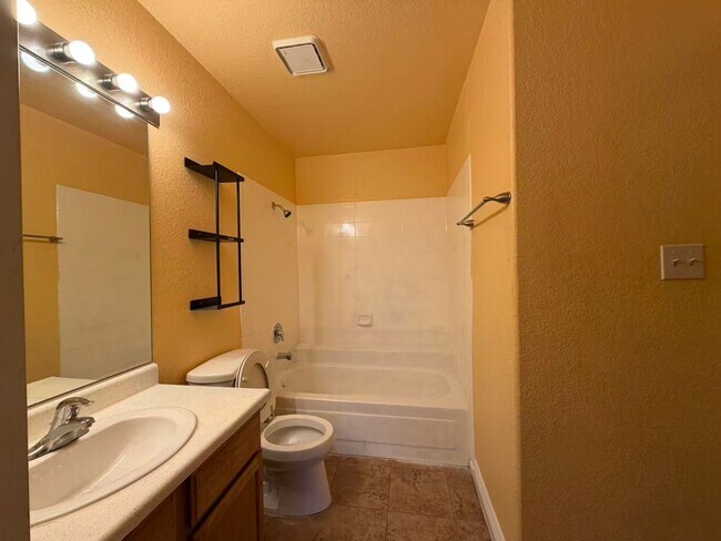 Building Photo - 5072 S Rainbow Blvd