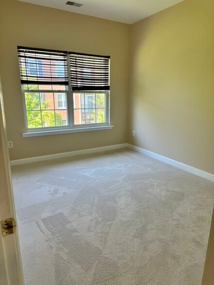 2nd bedroom - 23312 Brewers Tavern Way