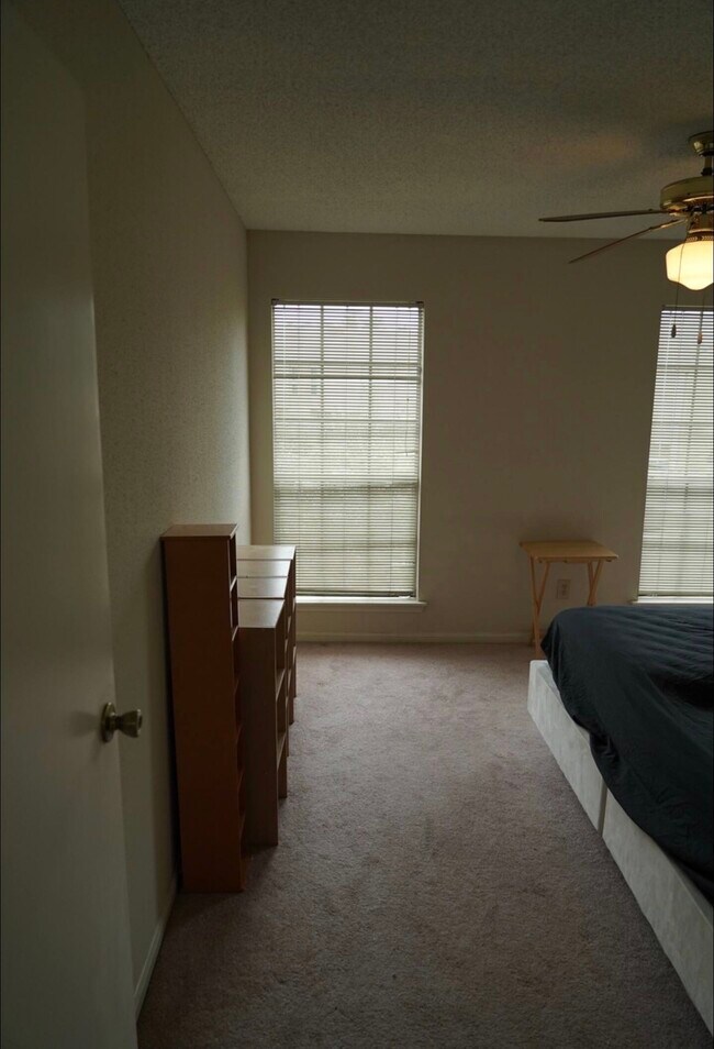 Building Photo - 7575 Cambridge St