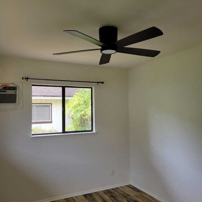 Building Photo - Kapahulu 3 bed, 2 bath single family home