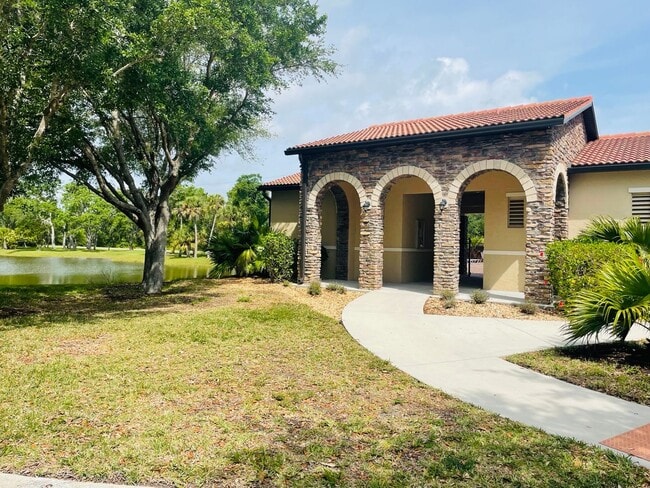 Building Photo - 15321 Mille Fiore Blvd