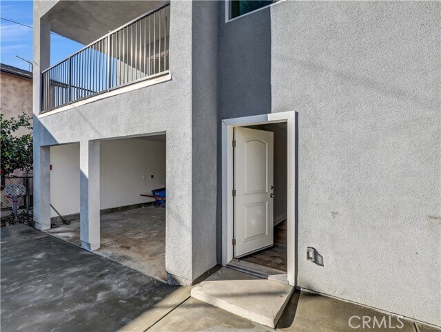 Building Photo - 1231 S Rowan Ave