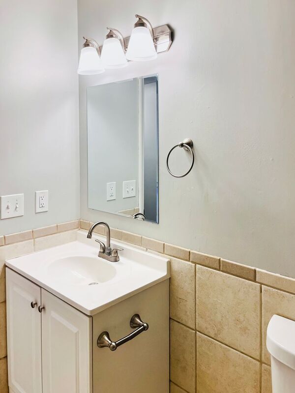 Building Photo - 405 Pleasant Run Rd