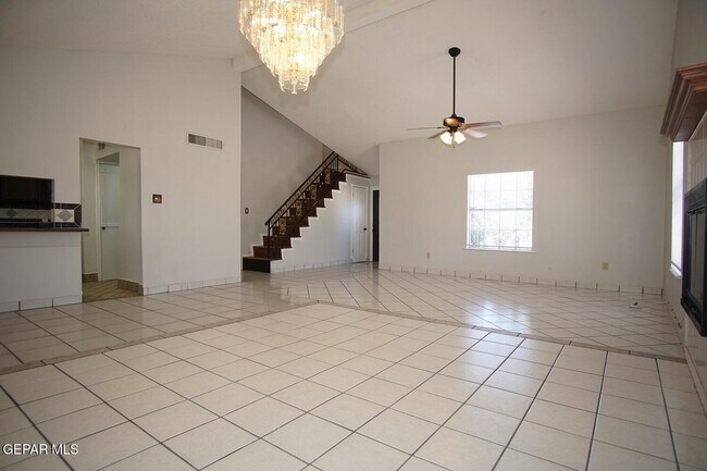 Building Photo - 4924 Winthrop Dr