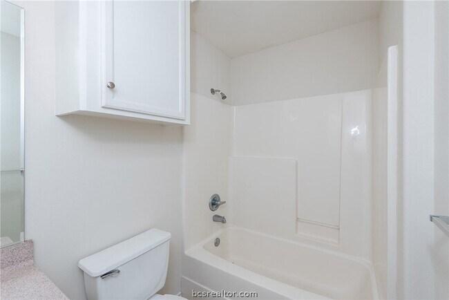 Building Photo - 1004 Crepe Myrtle Ct