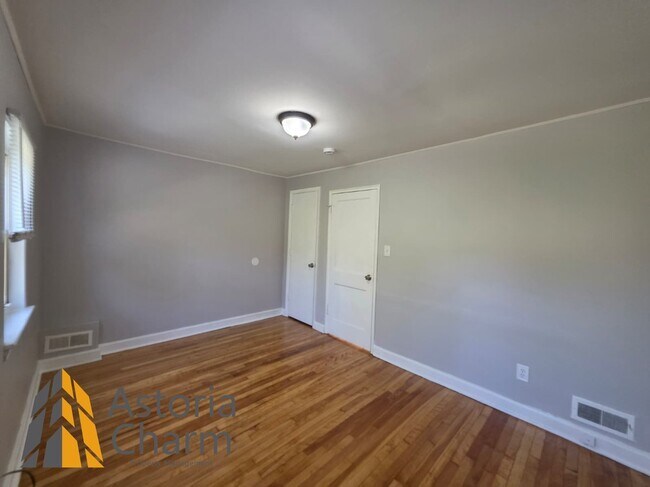 Building Photo - 716 Glenwood Ave