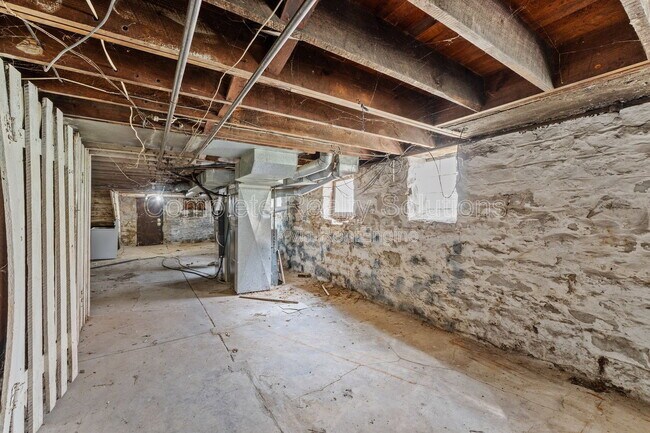 Building Photo - 4222 S 38th St