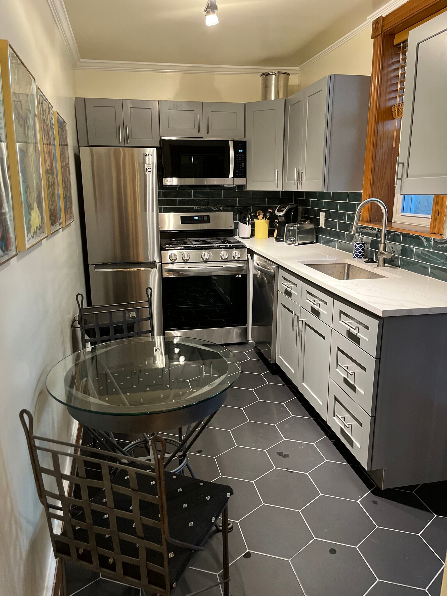 Kitchen 3 - 1930 Bank St