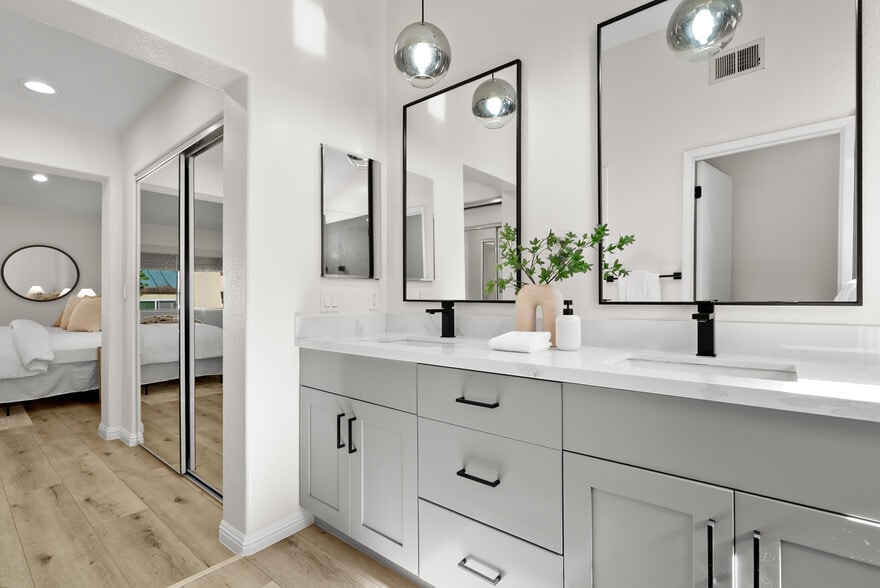 Building Photo - 430 Galleria Dr