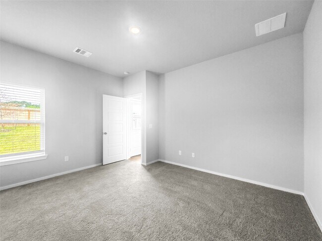 Building Photo - 632 Levine Ct