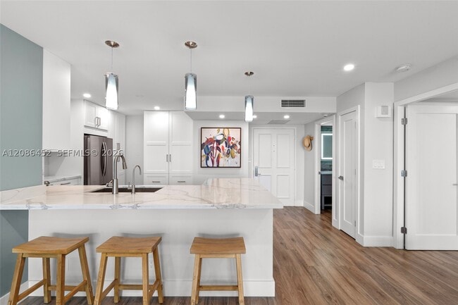 Building Photo - 2100 S Ocean Dr