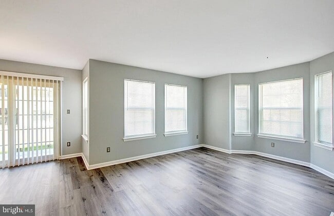 Building Photo - 14002 Lord Marlborough Pl