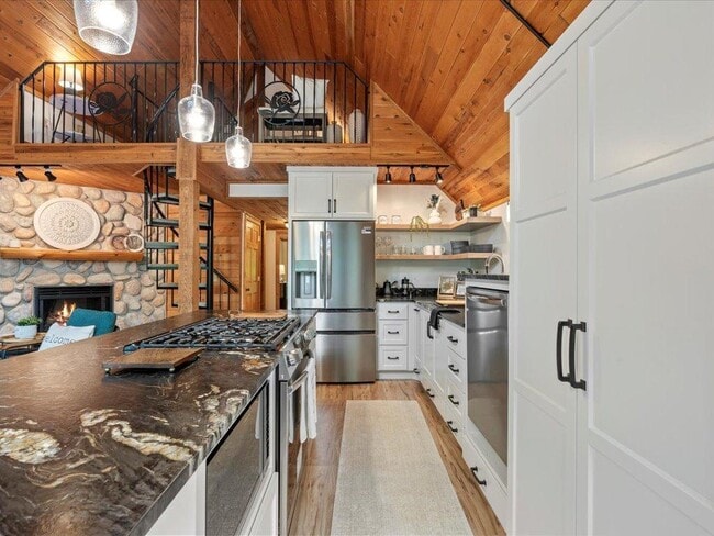 Building Photo - 29929 Aztec Cir