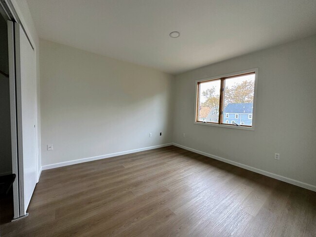 Building Photo - 263 Schuyler Ave