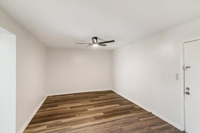 Building Photo - 5100 SW 41st St