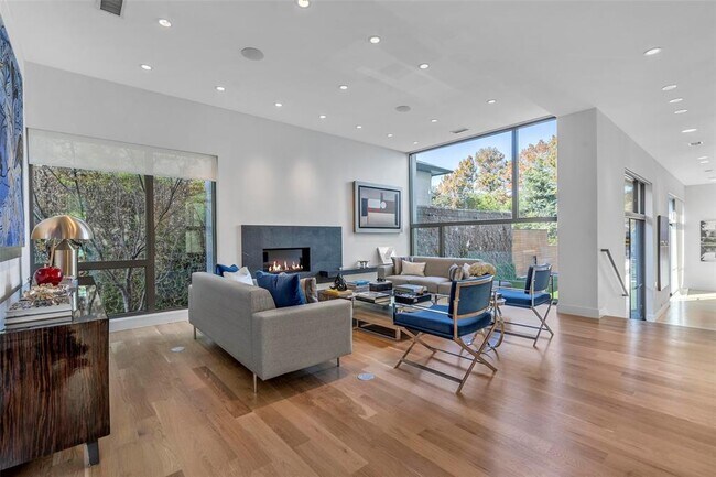 Building Photo - 3 Winding Lake Dr