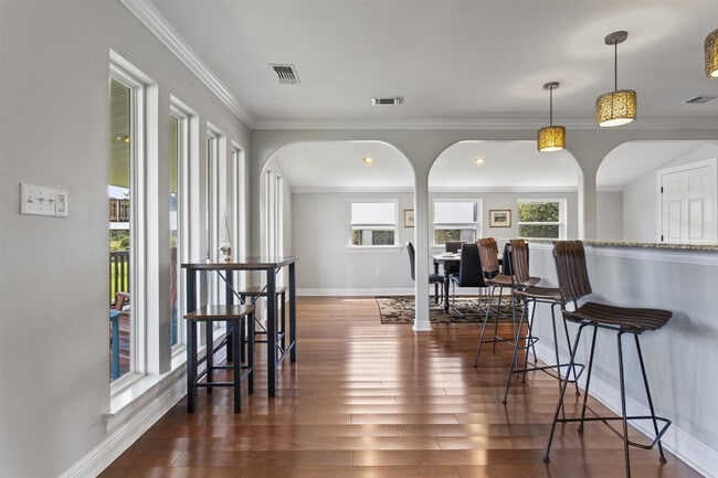 Building Photo - 1317 Beards Cove Dr