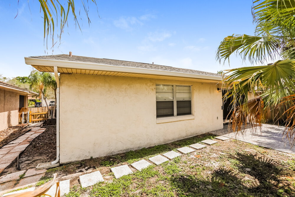 Building Photo - 4406 Suntree Blvd