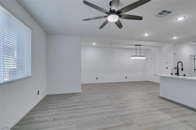 Building Photo - 1540 Maya Xing Ave