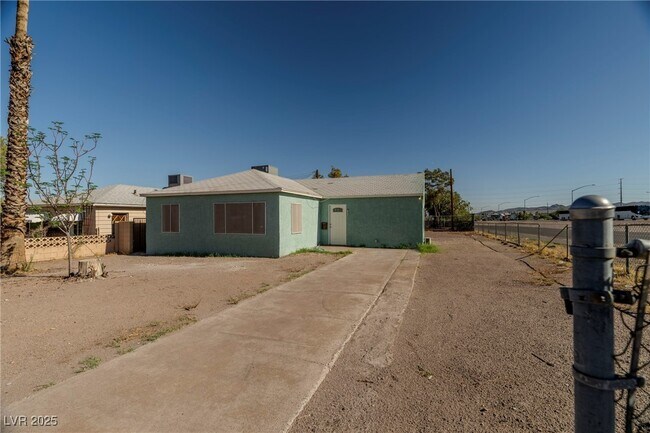 Building Photo - 100 N Ocotillo St