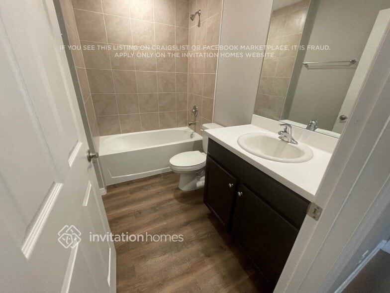 Building Photo - 1067 Paraclete Rd