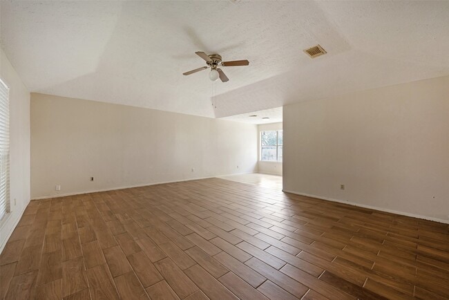 Building Photo - 2779 Forest Point Dr