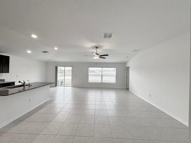 Building Photo - 11237 Linden Depot Rd