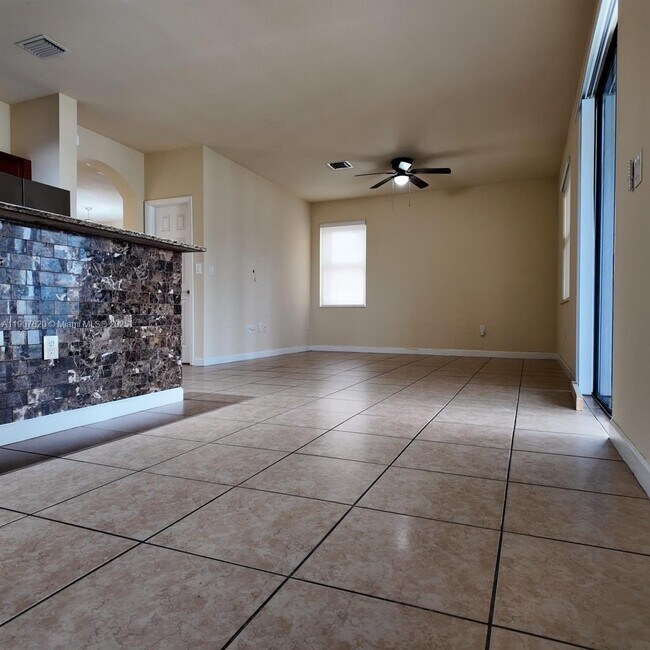 Building Photo - 8618 W 33rd Ave