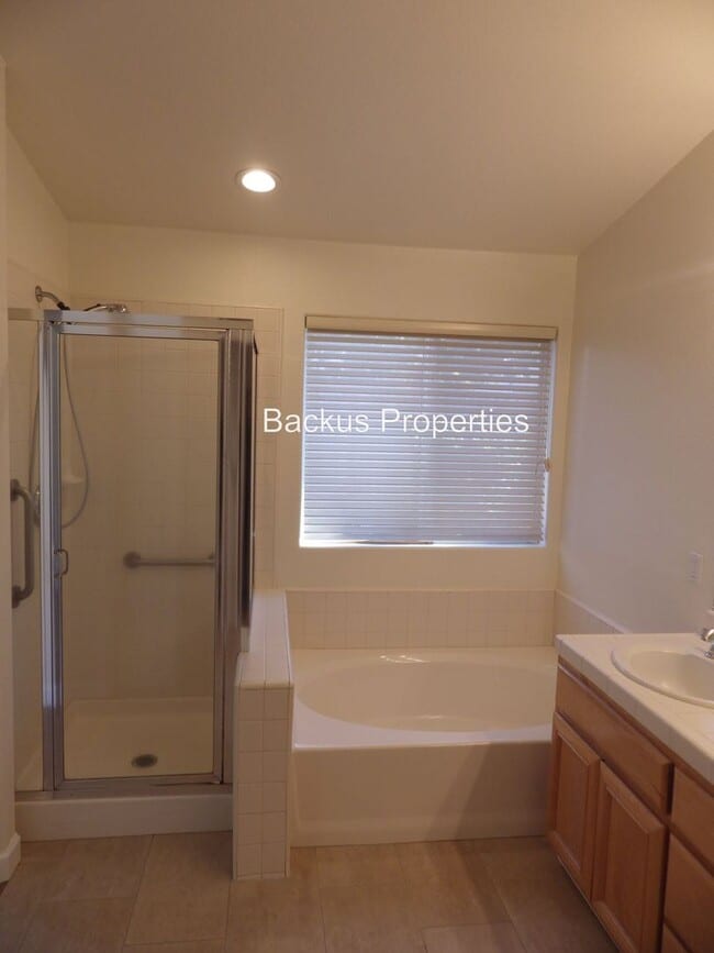 Building Photo - Wonderful Four beddroom home on Chamise Dr...