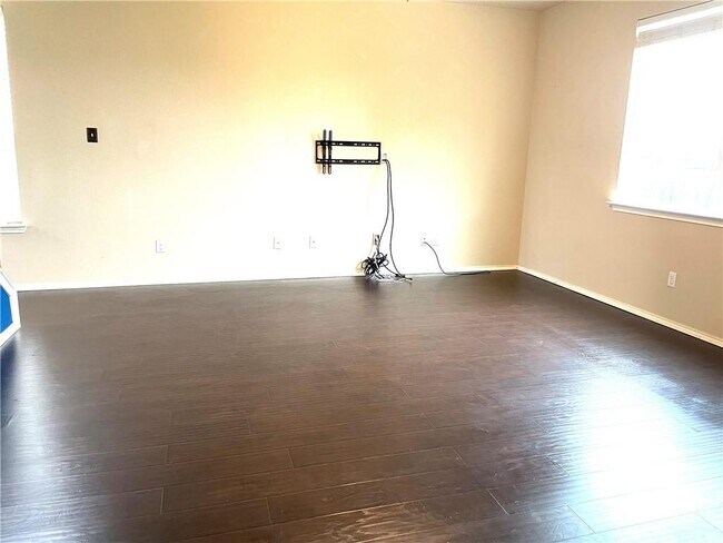 Building Photo - 1010 Aiken Dr