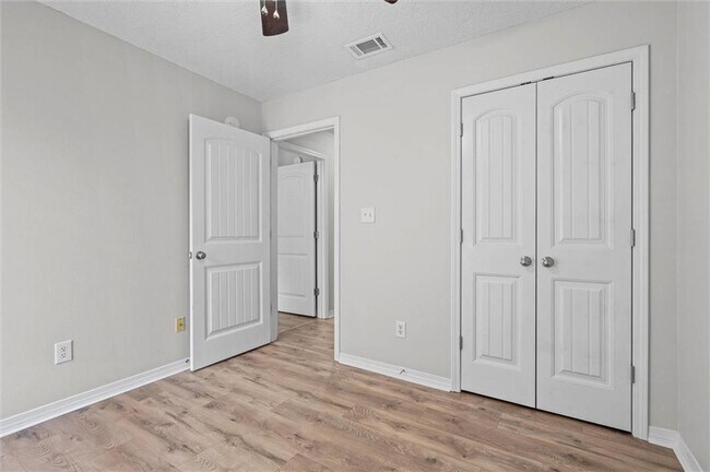 Building Photo - 2074 Spring Grove W