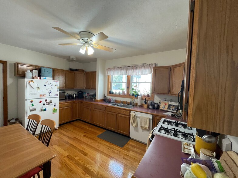 Building Photo - 11 Ossipee Rd