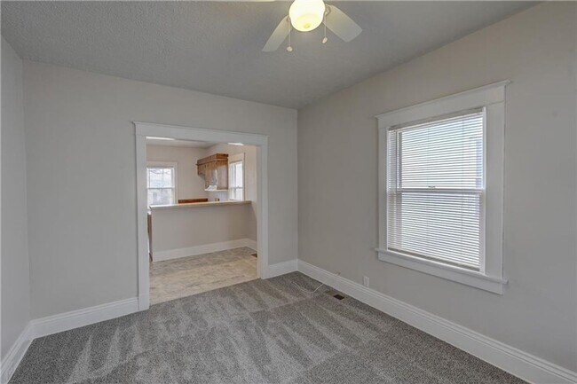 Building Photo - Charming Renovated 2 Bedroom Bungalow