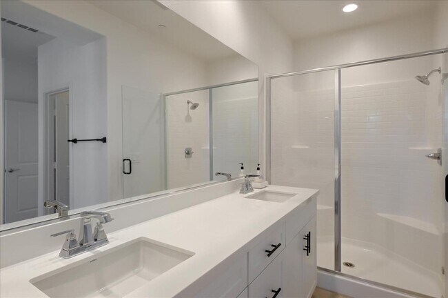 Building Photo - 4367 Pacifica Wy