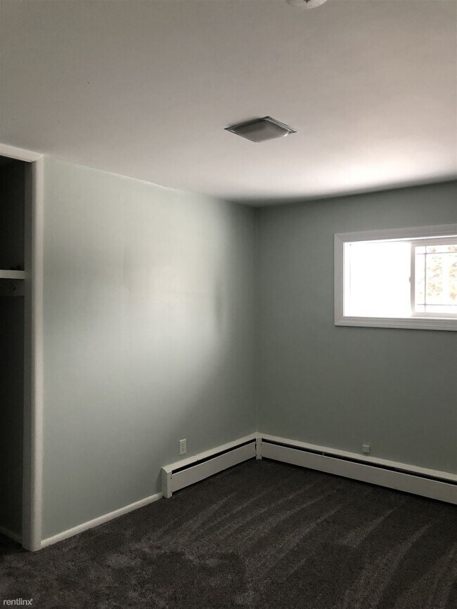 Building Photo - 3 br, 1 bath House - 1630 Hill Ave