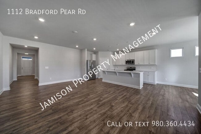 Building Photo - 1112 Bradford Pear Rd