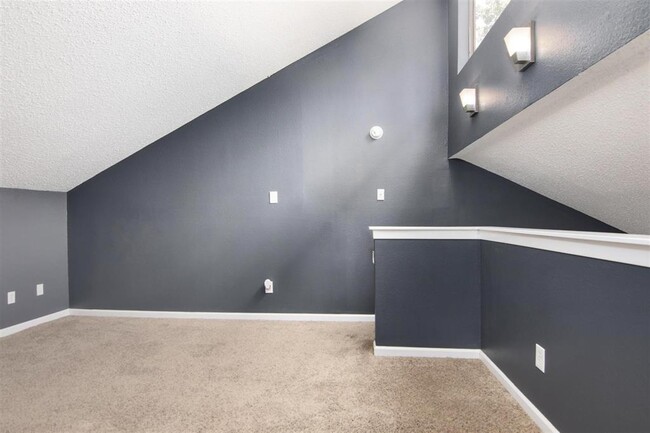 Building Photo - 12900 Walden Rd
