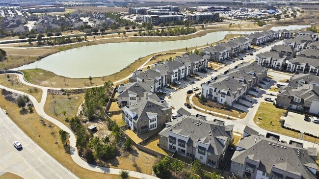 Building Photo - 16518 Amber Patina Ln