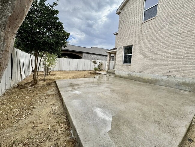 Building Photo - 2316 Old Spanish Trail