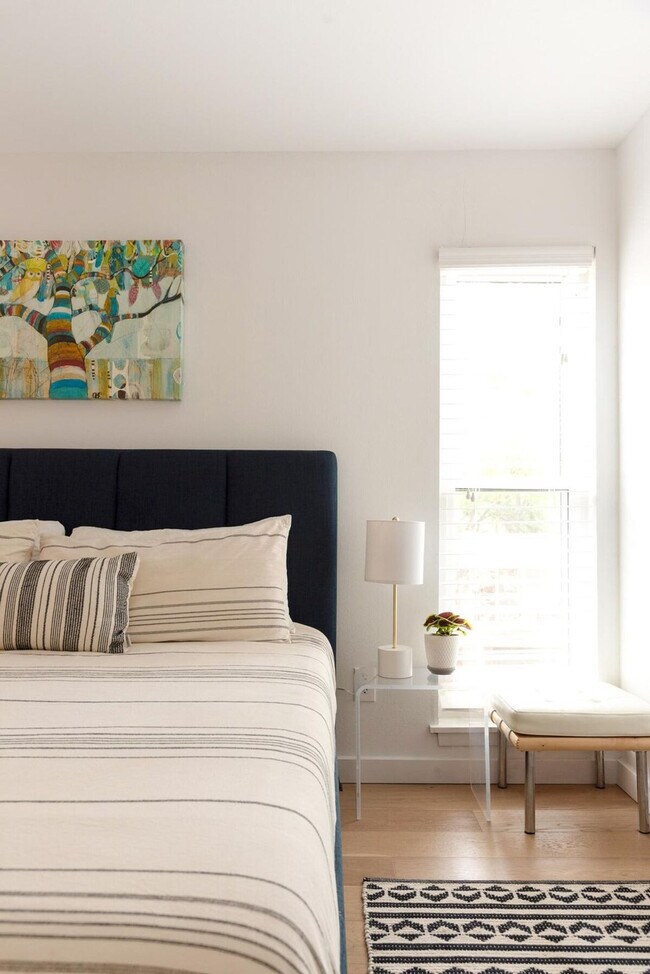 Building Photo - 2906 Westhill Dr