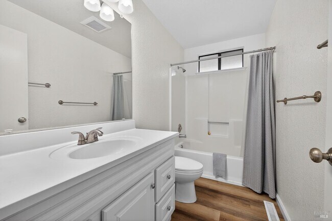 Building Photo - 663 Spring Ln