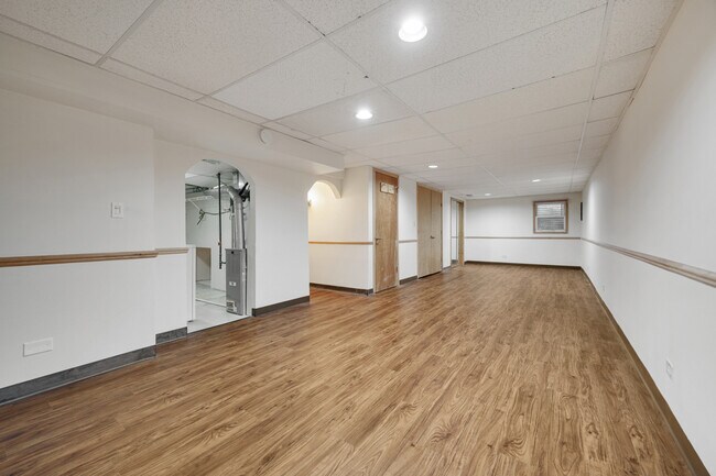 Building Photo - 1525 Columbia Ct