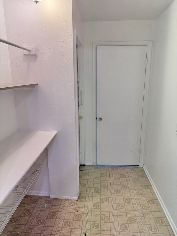 Building Photo - 925 Wilson Ave S