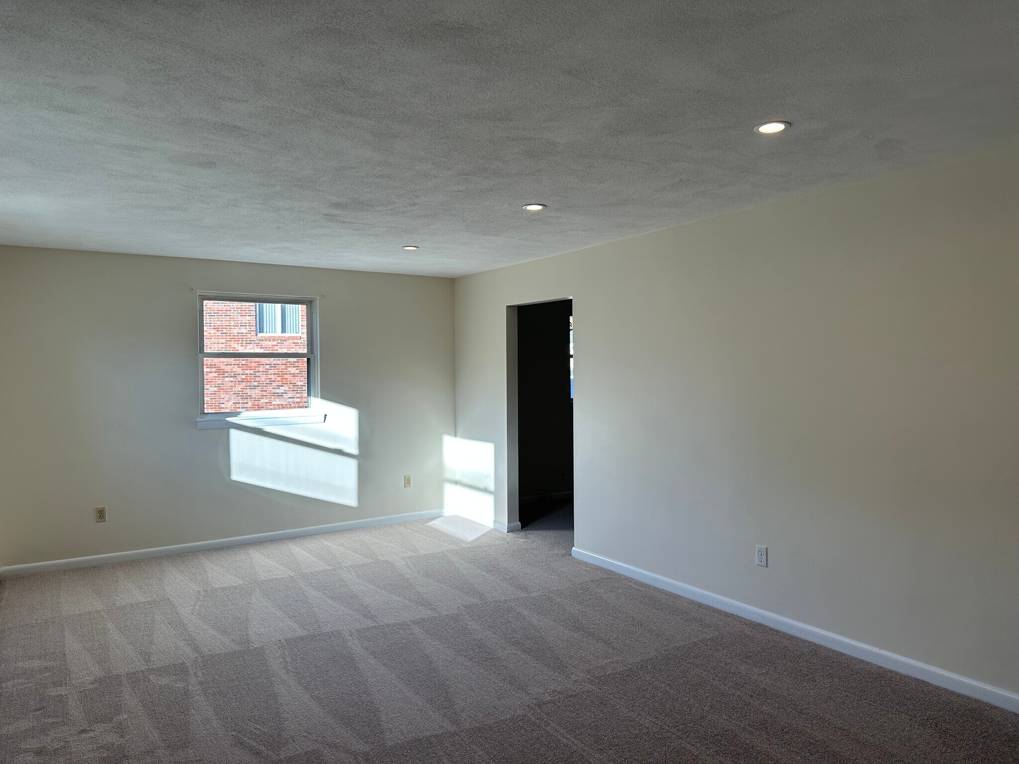 Building Photo - 132 Edgehill Rd