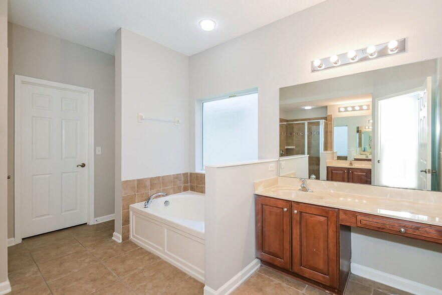 Building Photo - 3339 Turkey Creek Dr