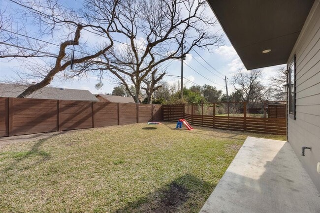 Building Photo - 1417 Kramer Ln